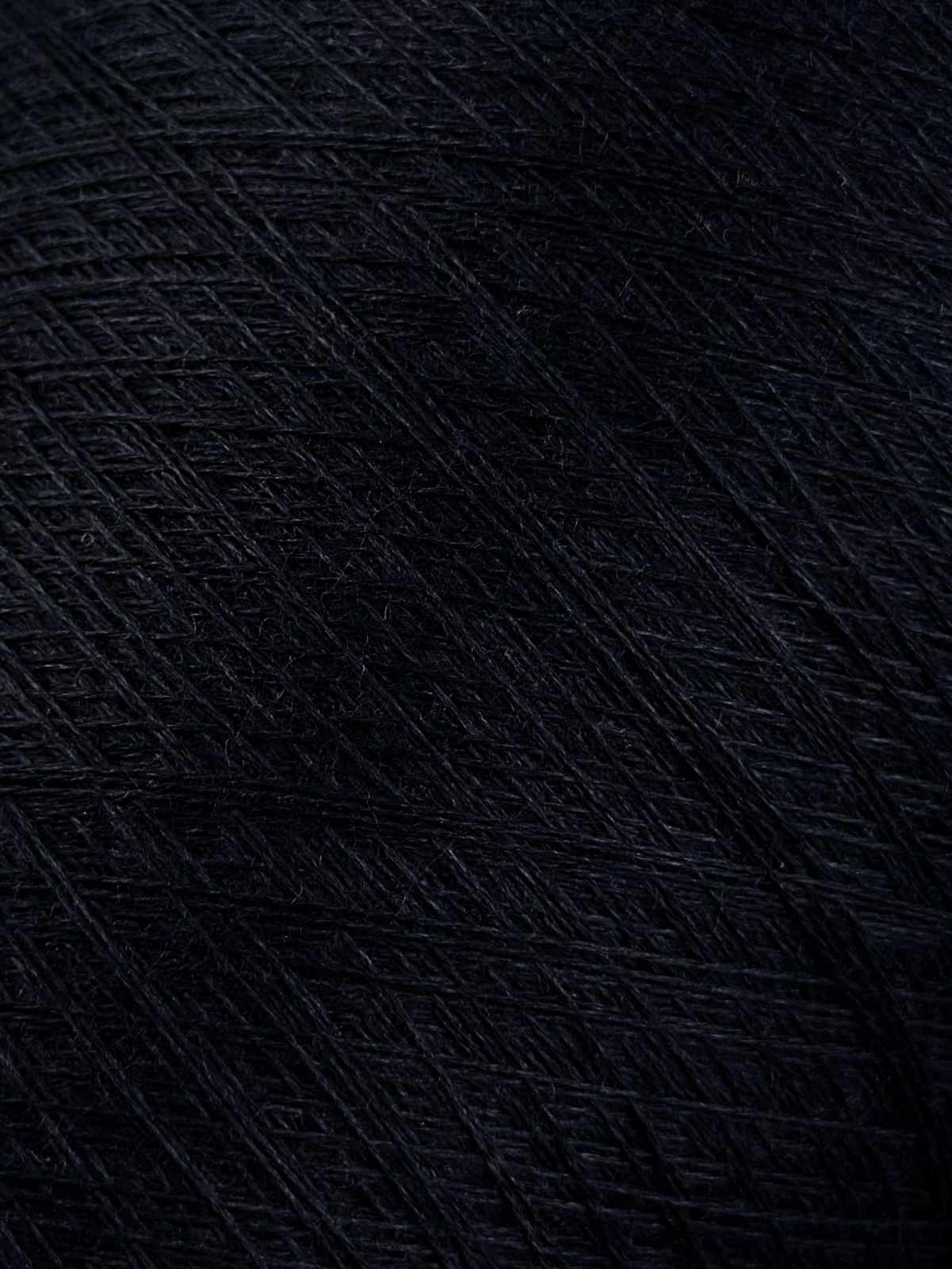 Papi Fabio Art. Rubino Nm 2/56 – 70% Merino, 20% Seide & 10% Kaschmir col. Marineblau 95